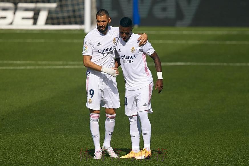 西甲-维尼修斯助攻本泽马绝杀 皇马1-0小胜9分领跑 西甲-维尼修斯助攻本泽马绝杀 皇马1-0小胜9分领跑