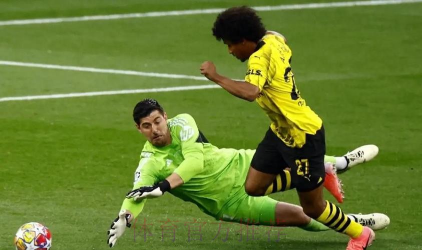 官方：库尔图瓦当选“Mahou五星”9月最佳球员